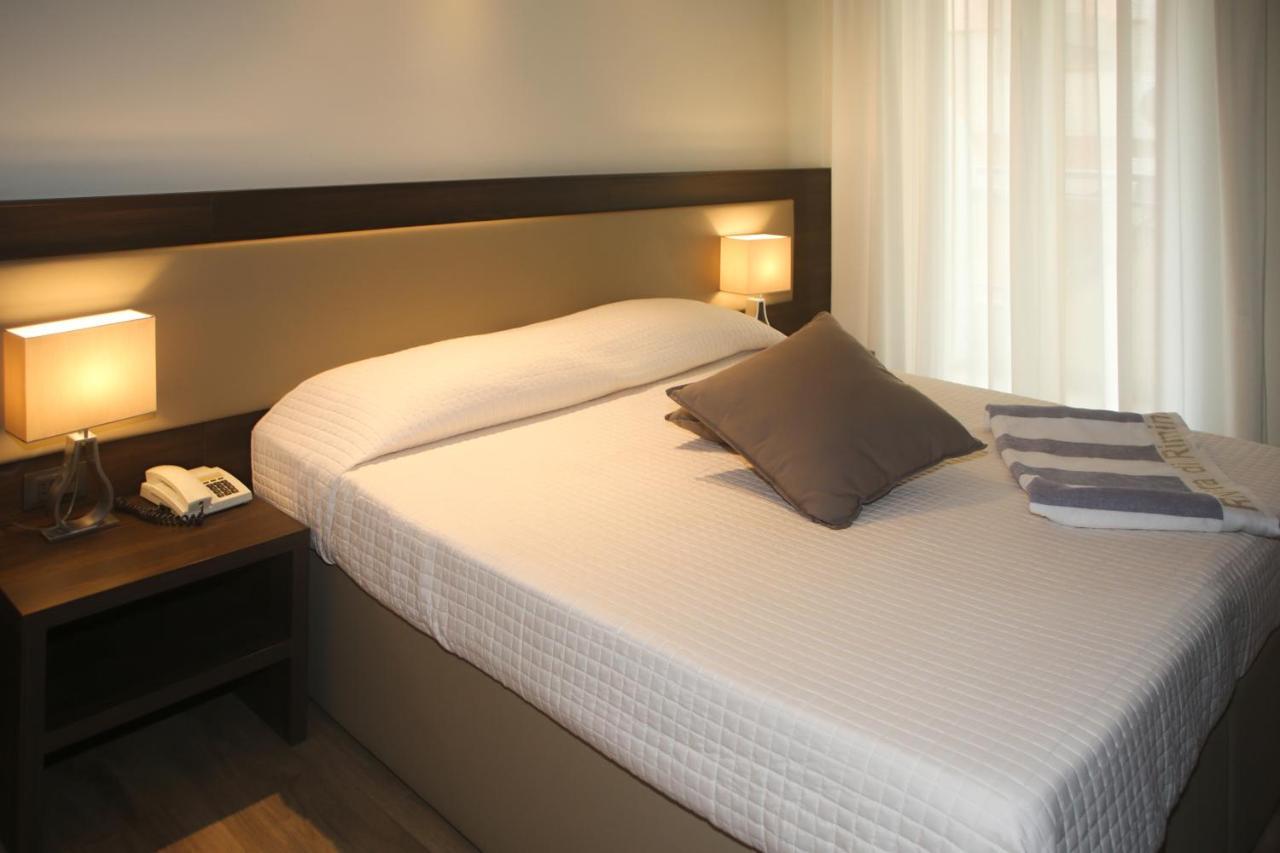 Hotel Dear Римини Экстерьер фото
