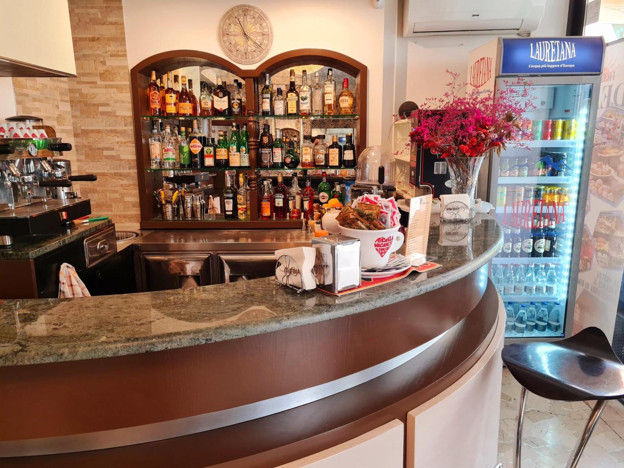 Hotel Dear Римини Экстерьер фото
