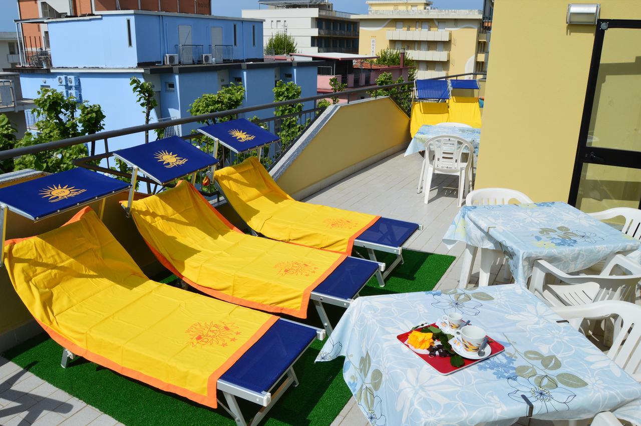 Hotel Dear Римини Экстерьер фото